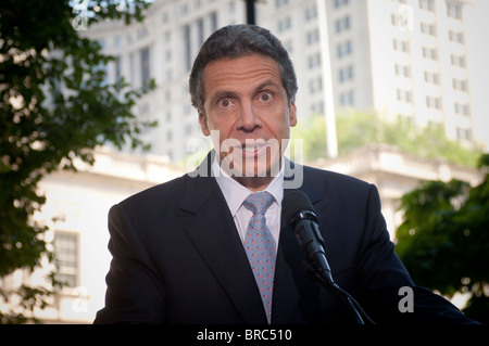 NYS Generalstaatsanwalt Andrew Cuomo spricht bei Befürwortung für Gouverneur des Bundesstaates New York City Hall par Stockfoto