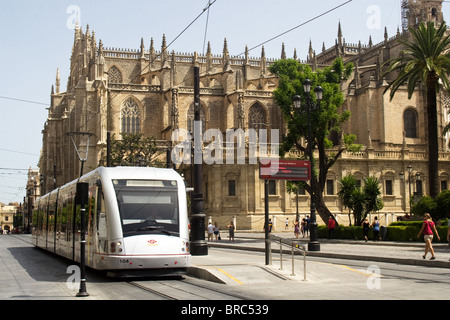 U-Bahn Haltestelle Haltestelle vor der Kathedrale, Avenida De La Constitución, Stadtzentrum, Sevilla, Andalusien, Spanien. Stockfoto