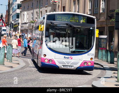 Ein Bus im Stadtzentrum von Sheffield, South Yorkshire England UK Stockfoto