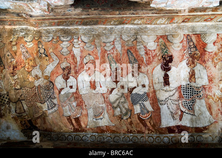 16. Jahrhundert Wandbilder in Virabhadra Tempel Decke in Lepakshi, Andhra Pradesh, Indien. Stockfoto