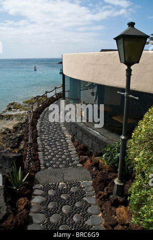 dh Burg San Jose ARRECIFE LANZAROTE Cafe Restaurant Pfad und Hafen-Ansicht Stockfoto