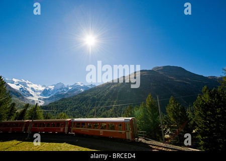 Bernina-express-Zug, Bernina pass, Schweiz Stockfoto