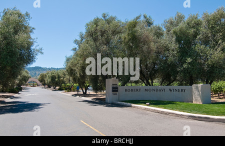 Tor der Robert Mondavi Winery, Napa Valley, Kalifornien, USA Stockfoto