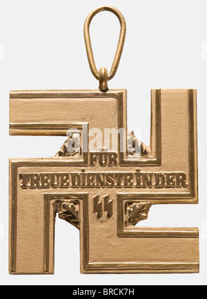 Ein SS Long Service Award 1st Class, Cross for 25 Years, in seinem Präsentationsfall Einzelstück, mattierte vergoldete Nichteisenmetalle mit polierten Kanten, tropfenförmigem Aufhängering auf gerippter Öse. Blaues Band mit goldgestickten Runen (Nie 6.03.05 A). Mit dem seltenen Preisauszeichnungsfall mit goldgestempelten Runen, rotem Samteinsatz aus Bordeaux, weißem Deckhimmel. Historisch, historisch, 1930er, 1930er, 20. Jahrhundert, Auszeichnungen, Preis, Deutsches Reich, Drittes Reich, NS-Zeit, Nationalsozialismus, Objekt, Objekte, Stills, Medaille, Dekoration, Medaillen, Dekorationen, Clipping, Schnitt, Stockfoto