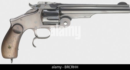 A Smith & Wesson 3rd Model Russian (New Model Russian), Russland-Vertrag Ludwig Loewe, Berlin, auch "Cavalry Model" oder "Model" genannt. Kaliber .44 Russisch, nein 41775. Übereinstimmende Zahlen. Fast helle Bohrung mit guter Rifling, Fasslänge 6 1 / 2'. Kyrillische Aufschrift auf Fassrippe "Ludwig Loewe Co., Berlin, Deutschland". Nach Seriennummer zaristischer Doppeladler. Links am Rahmen über der Griffplatte mit der Kennzeichnung "1874". Auslöseschutz mit mittlerer Fingerstütze. Reblued. Glatte Nussgriffplatten. Trageschlaufe. Sieht fast neu aus. Historisch, historisch, 19t, Stockfoto