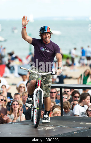 Martyn Ashton auf der Tier-Bike-Show in 2010 Poole Tier Windfest, statt auf Sandbänken, Poole. Stockfoto