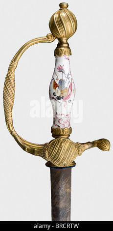 Ein deutsches Kleinschwert mit Porzellangriff, ca. 1750 zweischneidige, zuckende Klinge aus Rautenschnitt, mit dekorativer Radierung mit Vergoldungsresten auf beiden Seiten an der Forte. Vergoldeter bronzener Hilt mit spiralig geschachtelter Ornamentik und einem Porzellangriff, handbemalt in Farbe (kleiner Chip auf einer Seite). Länge 96 cm. Selten. Diese Schwerter wurden hauptsächlich in Sachsen hergestellt: Historisches, historisches, 18. Jahrhundert, Kleiderschwert, Schwerter, Thrusting, Thrustings, Kleinschwert, epee de cour, Waffe, Waffen, Waffen, Waffen, Militär, Militaria, Objekt, Objekte, Stills, Clipping, Clippings, Stockfoto