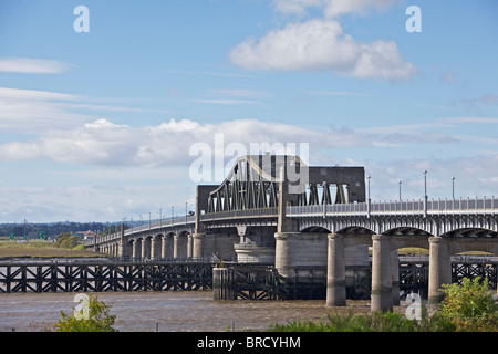 Kincardine auf Forth Brücke, gebaut 1936, jetzt ersetzt durch die Clackmannanshire Brücke Stockfoto