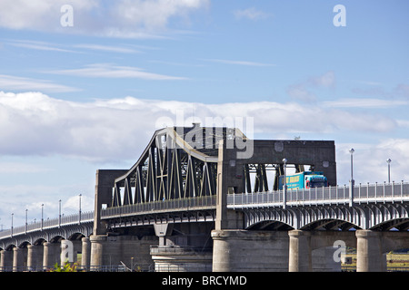 Kincardine auf Forth Brücke, gebaut 1936, jetzt ersetzt durch die Clackmannanshire Brücke Stockfoto