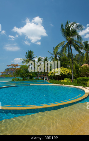 Schwimmbad im Rayavadee Resort, Krabi, Thailand Stockfoto