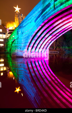 Framwelgate Brücke in Durham während des Lumiere-Festivals 2009 Stockfoto