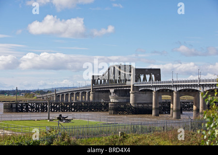 Kincardine auf Forth Brücke, gebaut 1936, jetzt ersetzt durch die Clackmannanshire Brücke Stockfoto