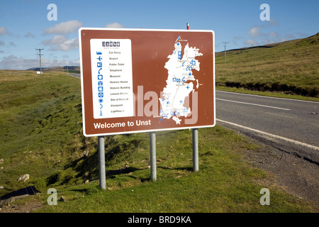 Willkommen Sie bei Unst Schild und Map, Unst, Shetland-Inseln, Schottland Stockfoto