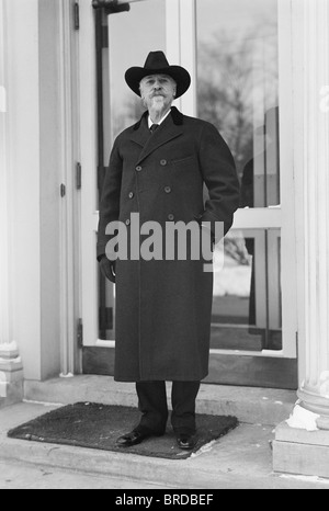 Vintage Foto c1915 der amerikanischen Soldaten, Bison Jäger, Scout + Wildwest Showman "Buffalo Bill" (William Frederick Cody). Stockfoto