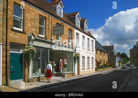 Damen Bekleidung Shop auf lange Straße Sherborne Dorset England UK Stockfoto