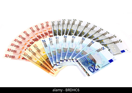 Ein Fan von Euro Geld von 50Euros bis hin zu 5Euros ausgebreitet gegen eine weiße backgorund Stockfoto