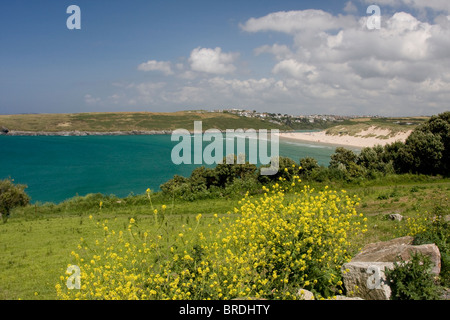 Ansicht von Pentire / Crantock Beach von Crantock Stockfoto