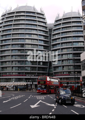 Bezier Apartments in der Old Street, London, Großbritannien – im Herzen des Silicon Roundabout, Londons blühendem Technologie- und Web-Business-Zentrum Stockfoto