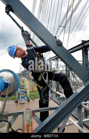 Sanierung von der Schwebefähre Newport in S Wales. Die Überfahrt, die überspannt den Fluss Usk wurde 1902-1906 erbaut und ist sein Stockfoto