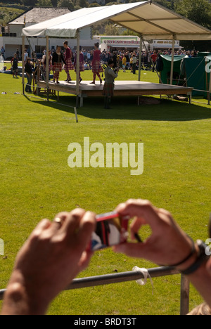 Die Oban-Show im Argyle & Bute, Schottland. Landwirtschaftsausstellung mit Vieh, regionale Produkte und Auszeichnungen. Highland dancing Wettbewerb Stockfoto