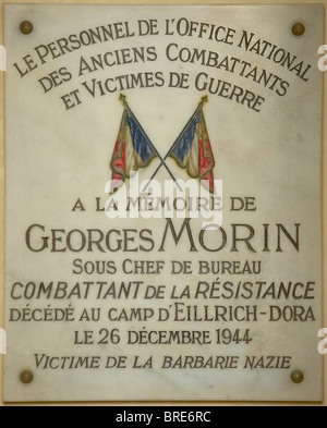 Eine Gedenktafel zu Ehren Georges Morin montiert an einer Innenwand des Nationalen Residenz der Invalidendom in Paris, Frankreich. Stockfoto