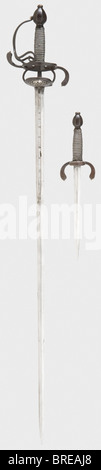 Ein etwa 1600 Jahre alter, sächsischen Rapier- und Dolchsatz. Ein Rapier mit einer zweischneidigen, dreikantigen Klinge aus abgeflachter hexagonaler Sektion und fullern auf beiden Seiten des oberen Drittels. Die Signatur in den fullern, die teilweise durch Reinigung weggetragen wurden. Geschwärzter Eisenknopfarnhilt mit einem fein durchbohrten, silbernen Doppelschalenschutz. Silberfarbene S-förmige, gebogene Quillone mit kleinen silbernen Finalen. Der Griff hat feine Eisendraht und Turk's Köpfe. Achteckiger Knauf mit silberner Oberplatte und seitlicher silberner Schraube. Länge 74 cm. Einen Dolch der linken Hand mit einer Bandklinge, gekürzte Klinge, Stockfoto