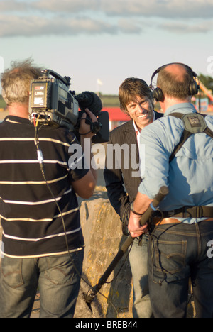 Komiker John Bishop Aufzeichnung einer Fernsehsendung in Porthcawl, Südwales, September 2010 (Elvis Presley Wochenende). Stockfoto