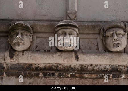 Stein-Köpfe auf der Außenseite der Kathedrale, Sibenik, Dalmatien, Kroatien Stockfoto