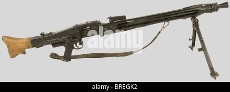 Armes à Feu, Mitrailleuse MG 42, Kaliber 8 x 57, Nr. 29368, Canon percé marqué A67, marquage 40/44, crosse bois, peinture cuite au Four. complète avec bretelle et bipied. Première catégorie sous conditions spéciales., , Stockfoto