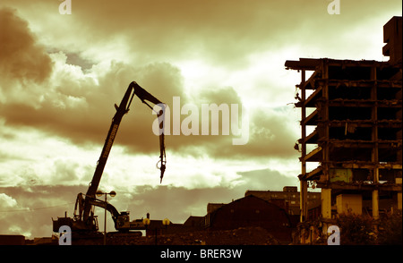 Der letzte Teil des berühmt-berüchtigten "Get Carter" Trinity Square-Parkplatzes in Gateshead abgerissen werden. Stockfoto