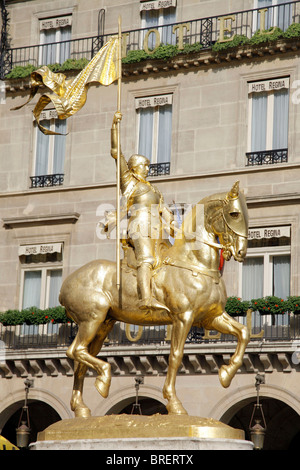 Reiterstatue von Jeanne d ' Arc, Place des Pyramides, Rue de Rivoli, Paris, Frankreich Stockfoto