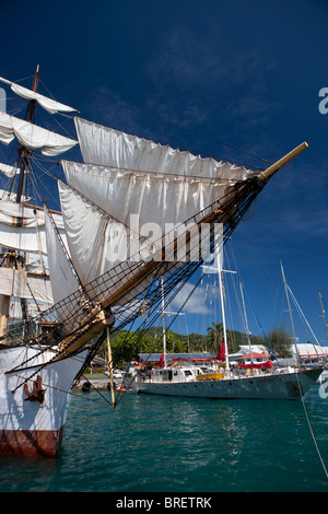 Picton Castle vertäut in Avarua, Cookinseln Stockfoto