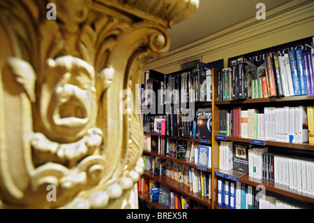 Innere des Ateneo Buchhandlung Interieur, eine erstaunliche Buchhandlung ist untergebracht in einem ehemaligen Theater in Buenos Aires, Argentinien. Stockfoto