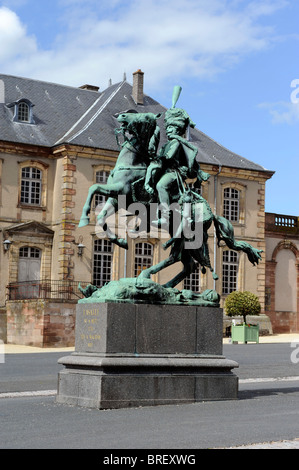 Burg von Luneville und General Antoine Lasalle Statue, in der Nähe von Nancy, Meurthe-et-Moselle, Lothringen, Frankreich Stockfoto