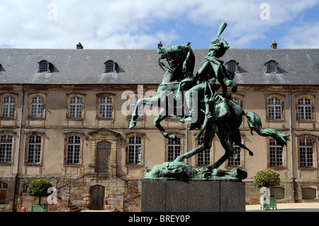 Burg von Luneville und General Antoine Lasalle Statue, in der Nähe von Nancy, Meurthe-et-Moselle, Lothringen, Frankreich Stockfoto