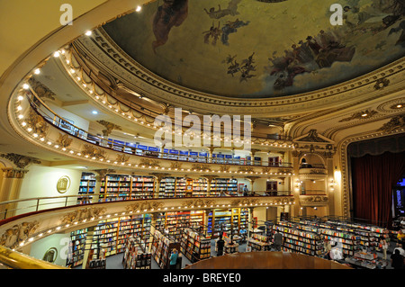 Innere des Ateneo Buchhandlung Interieur, eine erstaunliche Buchhandlung ist untergebracht in einem ehemaligen Theater in Buenos Aires, Argentinien. Stockfoto