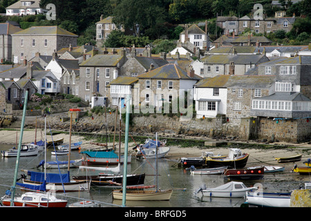 Hafen von Mousehole, Cornwall, Südengland, Großbritannien, Europa Stockfoto