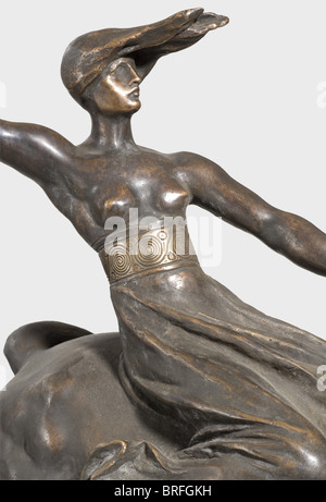 Stephan Franck (1846 - 1922) - Valkyrie., patiniert Bronze Skulptur. Basis mit der Signatur des Künstlers tephan Haydn'. Ca. 1901. 82,5 x 56 cm. Ausdrucksstarke Darstellung einer Walküre. Im Gegensatz zu den bekannten Bronzestatue einer Walküre, die Beethoven im Jahr 1908 erstellt und wird heute in Kopenhagen Churchill Park, Diese weibliche Figur entfernt hält ein Schwert in der rechten Hand anstatt von einem Speer. Diese Veränderung schlägt vor, daß diese Arbeit ergibt sich aus einer früheren Phase. Stephan Franck begann Walküren 1872, 1901 schuf er eine erste Holz scul, Artist's Urheberrecht nicht geklärt zu werden. Stockfoto