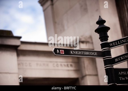 Hyde Park Corner London Knightsbridge Zeichen Stockfoto