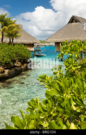 Ansichten rund um das Bora Bora Nui Resort, Gesellschaftsinseln, Französisch-Polynesien Stockfoto