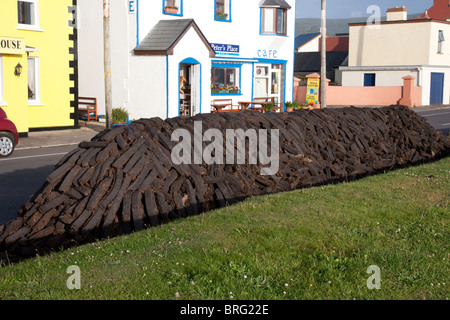 Haufen von Torf oder Torf, in Waterville County Kerry, Irland Stockfoto