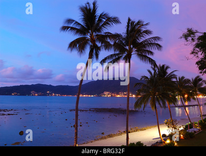 Sonnenuntergang am Patong Beach, Phuket, Thailand Stockfoto