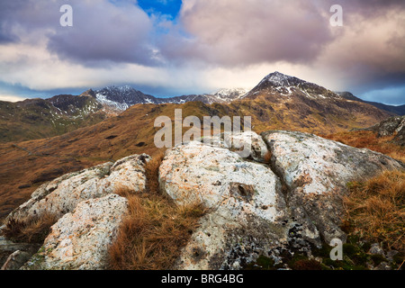 Stürmischer Himmel über Snowdon von Moel Berfedd, Pen-y-Pass, Snowdonia Stockfoto