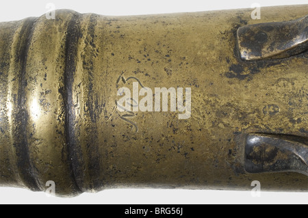 Ein schwedischer Lauf für eine Feldkanone, um 1630.Barrel aus Kupferlegierung mit Überbleibseln von Blacking.Bohrung ist 7 cm Kaliber.Cannon Schnauze und durch dekorative Bänder geteilt.Stufenzapfen an den Seiten.Nieten gebogenen Delfine.Cascabel mit einem ovalen Endteil.Incorrized auf der Oberseite, "No.3" und "JANKAV 1645".The Chiffre "GARS" (Gustavus Adolfus, König in Schweden) Relief platziert ist Der Schlot.die Gießermarke ist vor dem Schlot zwischen den Delfinen gestempelt.die Akzeptanzmarke,'S' wurde dreimal oben gestempelt.Länge 132 cm.Gewicht ca. 200 kg.Ext,zusätzliche-Rechte-Clearences-nicht verfügbar Stockfoto