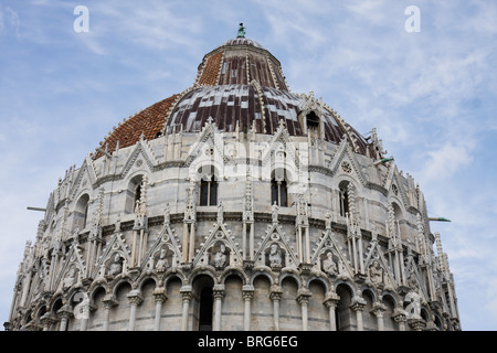 Die Kuppel des Baptisterium in Pisa Stockfoto