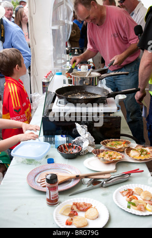 Im freien Kochen Demonstration Oyster Festival, Valencia Island County Kerry, Irland Stockfoto