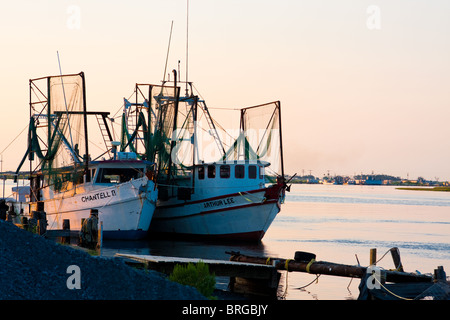 Krabbenkutter im dock in Cameron, Louisiana am Golf von Mexiko. Stockfoto