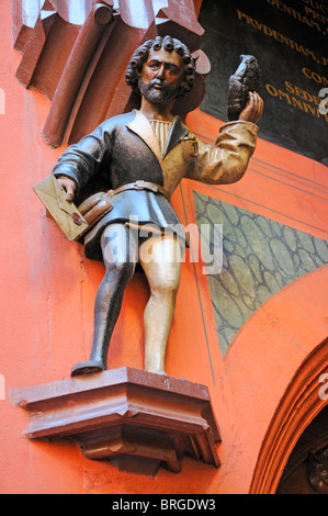 Basel (Basel), Schweiz. 16thC Rathaus (Town Hall) Detail geschnitzten Mann Stockfoto