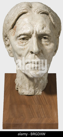 Arno Breker (1900 - 1991), ein Portraitkopf von Alfred Cortots Plasture, mit grauer Farbe beschichtet, ohne Signatur, auf einem Holzsockel montiert. Höhe 40 cm. Arno Breker modellierte den Kopf seines Freundes 1942/43 im Großen Landeskunststudio am Käuzchensteig, Berlin. Wahrscheinlich ist es die Skizze für eine spätere Bronze-Version. Herkunft: Etüde Maitre Marc-Arthur Kohn, Paris, Auktion vom 3. Oktober 1998, Los 107. Alfred Cortot (1877 - 1962), berühmter französischer Klaviervirtuose und Kulturpolitiker. Trotz seiner jüdischen Frau war Cortot ein Bewunderer des Nazi-Deutschlands und beca, Stockfoto