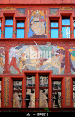 Basel (Basel), Schweiz. 16thC Rathaus (Rathaus). Jugendstil-Detail im Innenhof Stockfoto